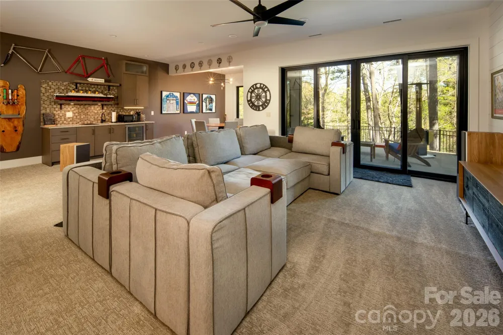 42 Spring Cove Road Asheville, NC 28804