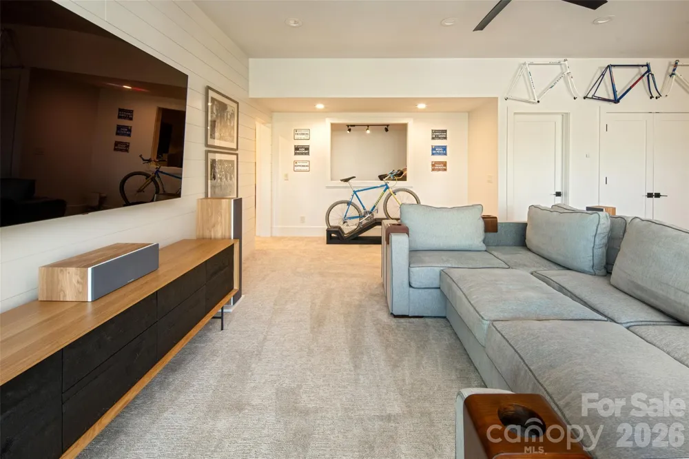42 Spring Cove Road Asheville, NC 28804