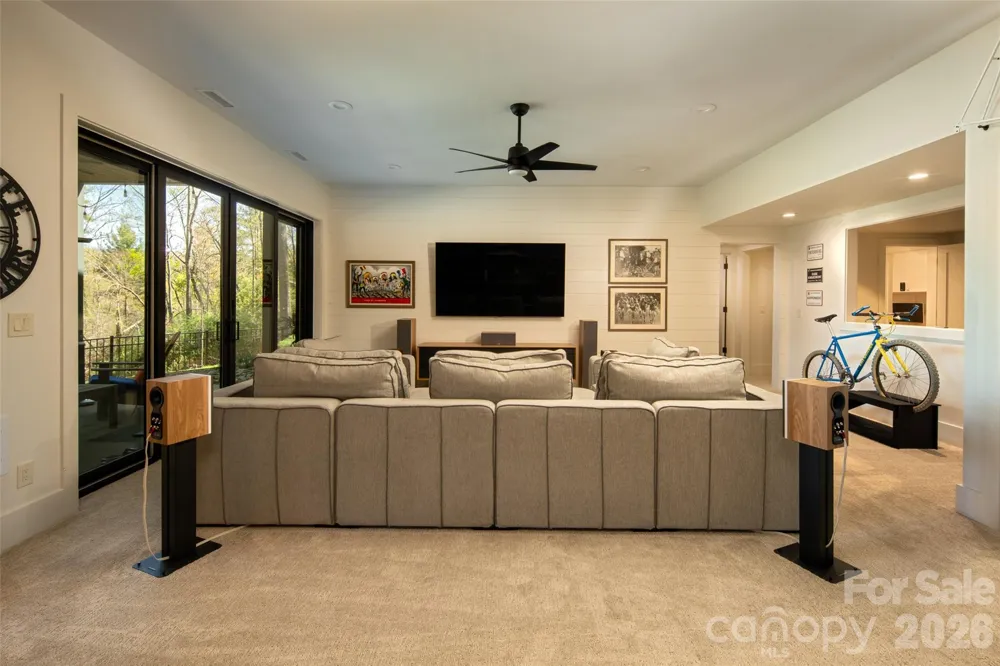 42 Spring Cove Road Asheville, NC 28804