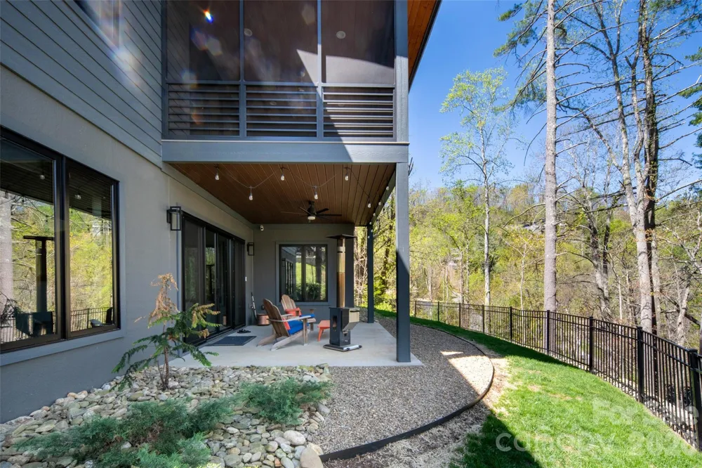 42 Spring Cove Road Asheville, NC 28804
