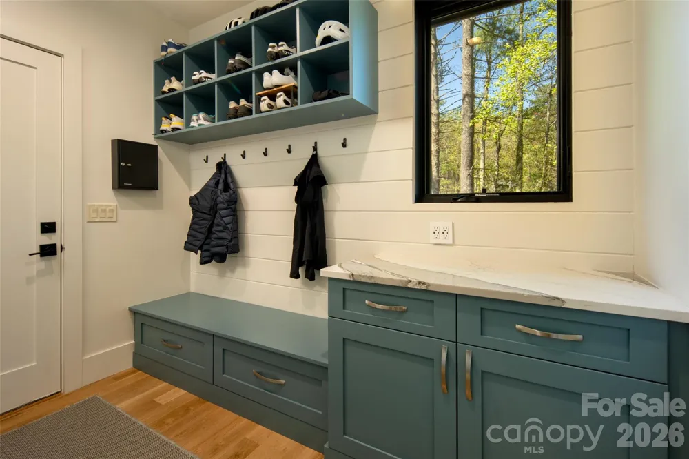 42 Spring Cove Road Asheville, NC 28804