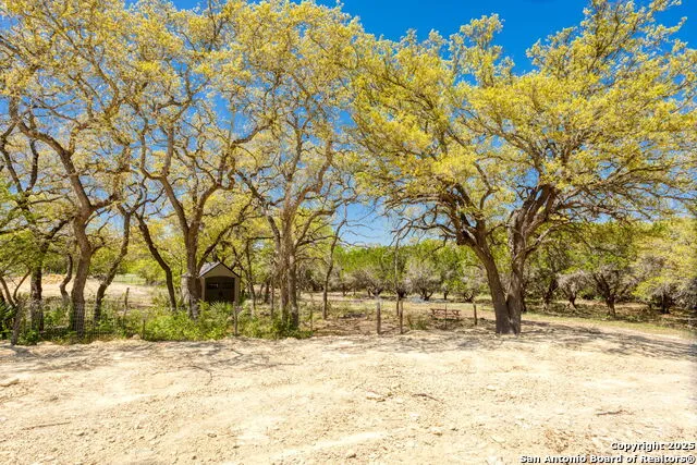421 Lake Side Cir Boerne, TX 78006