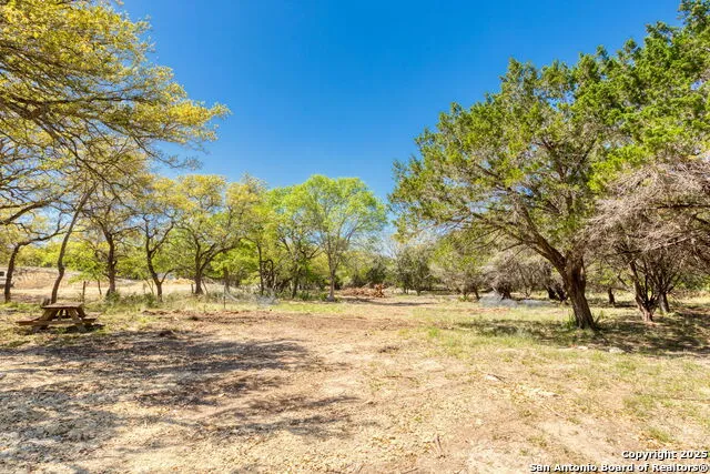 421 Lake Side Cir Boerne, TX 78006