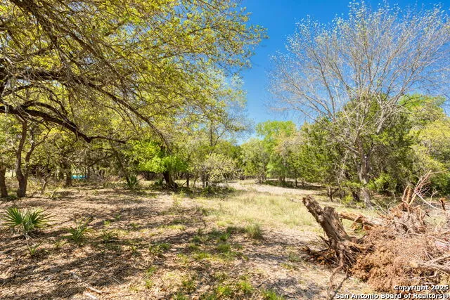 421 Lake Side Cir Boerne, TX 78006