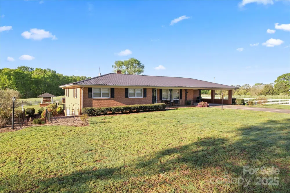 36984 B&C Carter Road New London, NC 28127