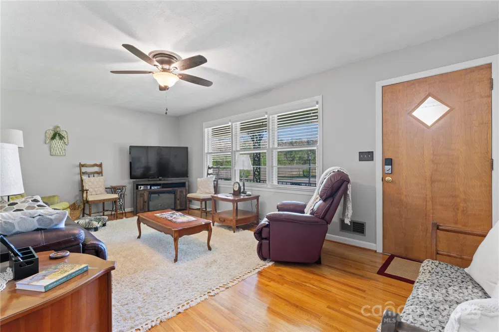 36984 B&C Carter Road New London, NC 28127