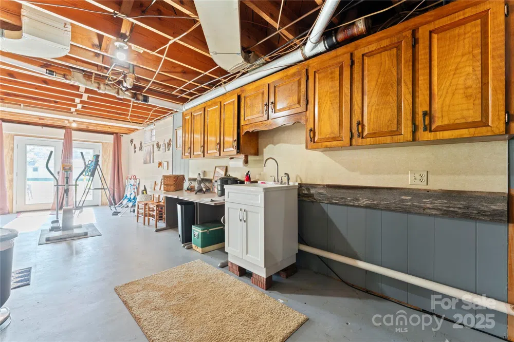 36984 B&C Carter Road New London, NC 28127