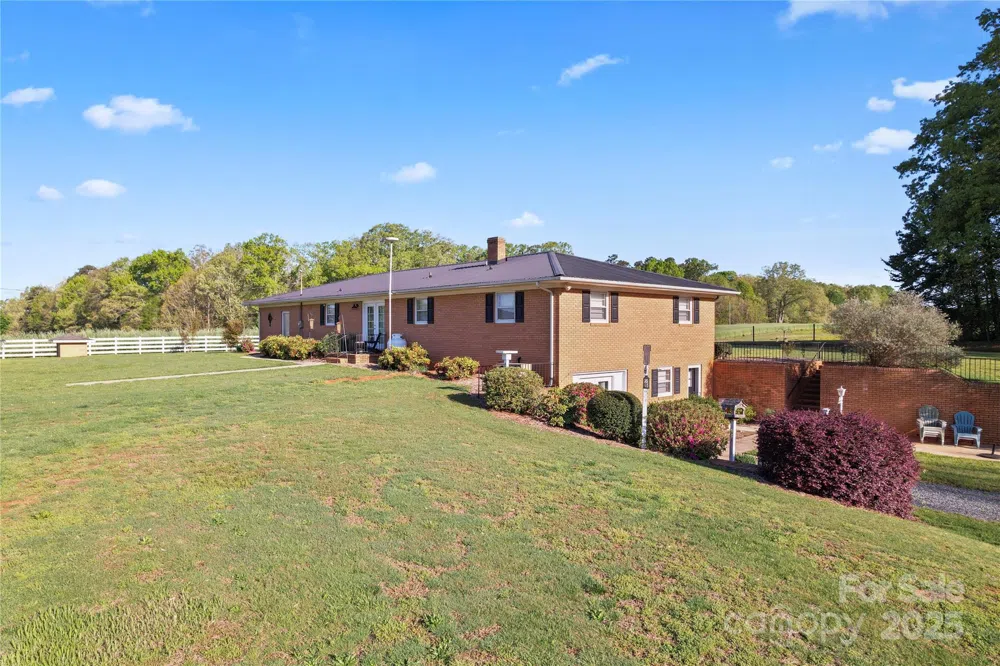 36984 B&C Carter Road New London, NC 28127