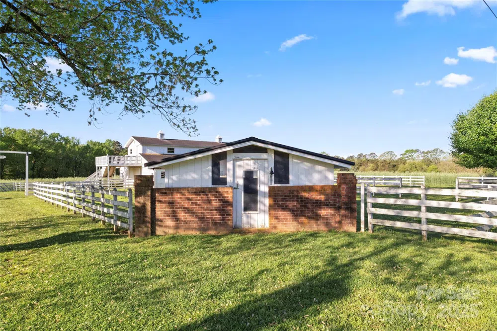 36984 B&C Carter Road New London, NC 28127