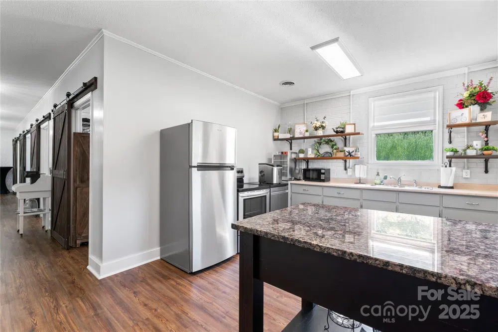 36984 B&C Carter Road New London, NC 28127