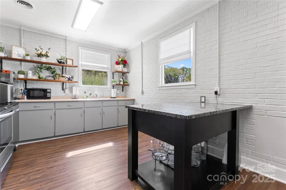 36984 B&C Carter Road New London, NC 28127