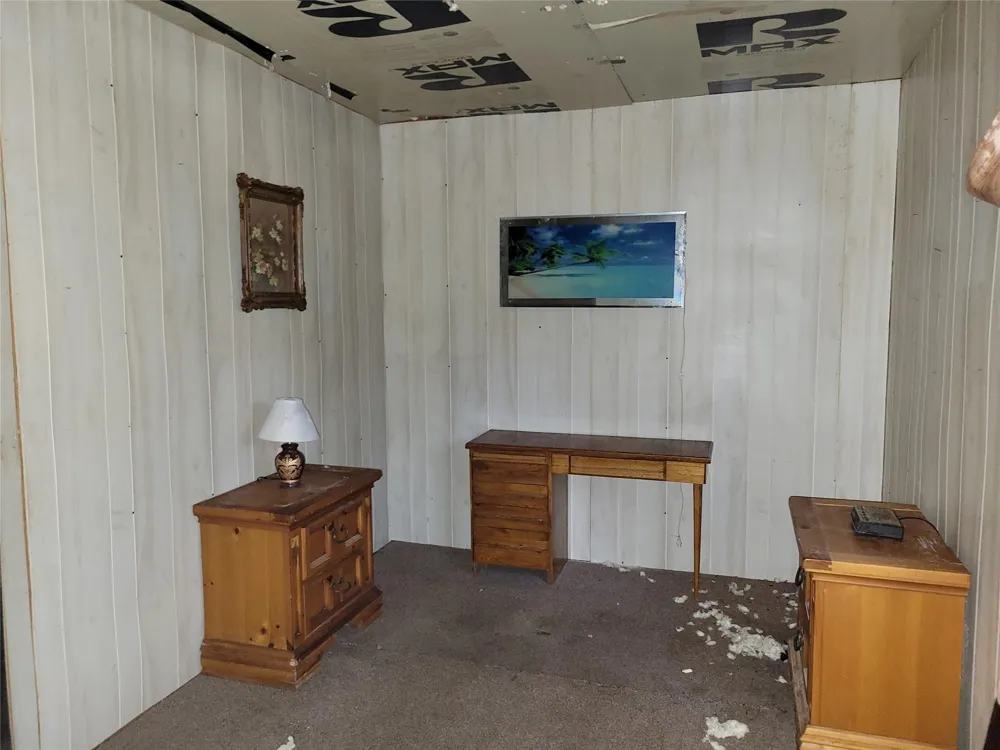 101 Jamaica Avenue Point Blank, TX 77364
