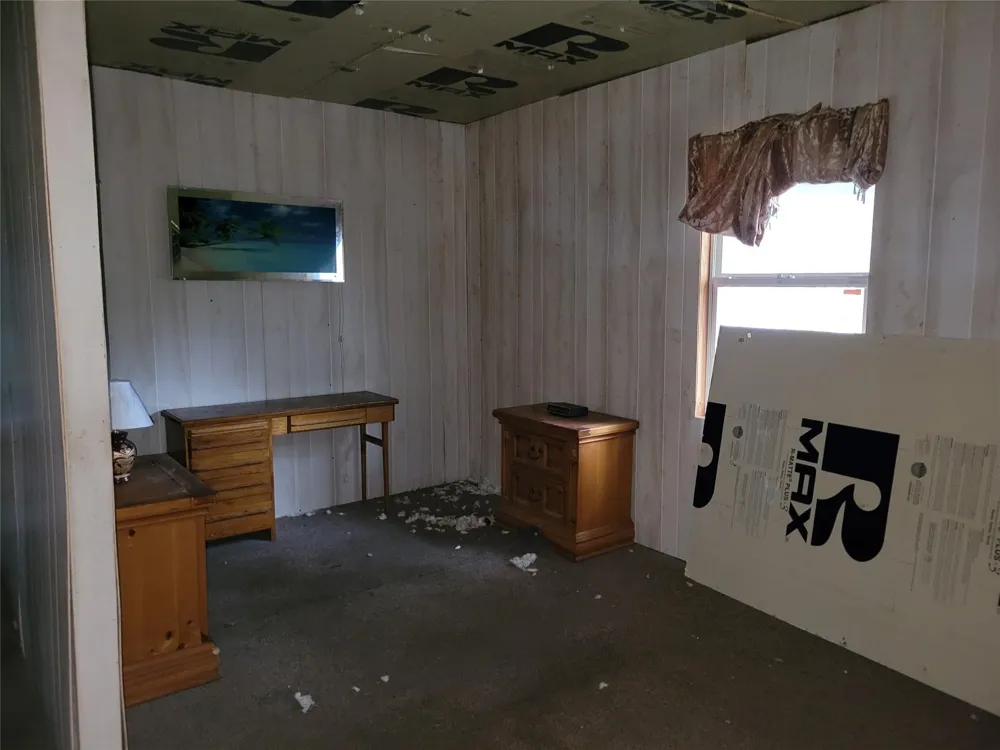 101 Jamaica Avenue Point Blank, TX 77364