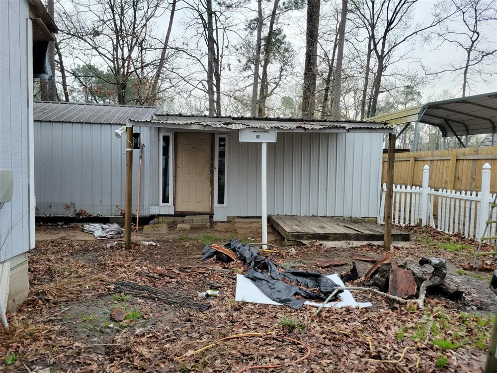 101 Jamaica Avenue Point Blank, TX 77364