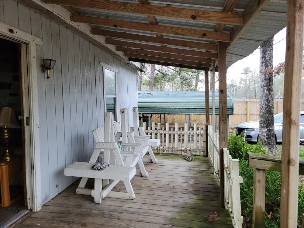 101 Jamaica Avenue Point Blank, TX 77364