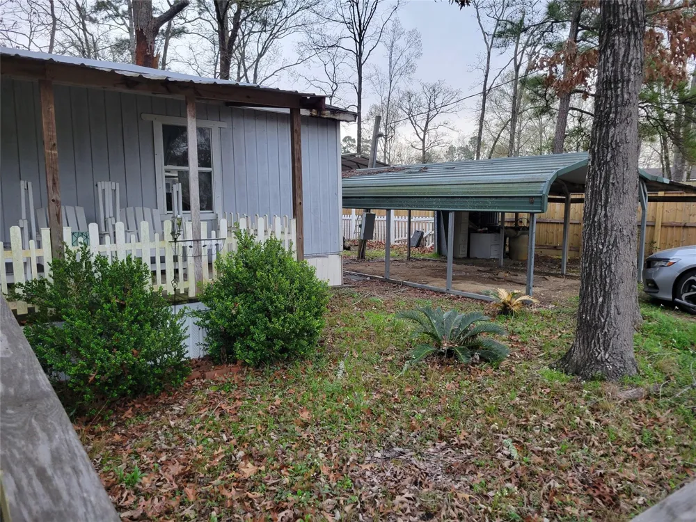 101 Jamaica Avenue Point Blank, TX 77364