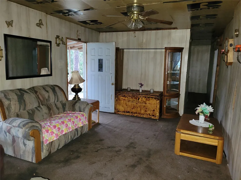 101 Jamaica Avenue Point Blank, TX 77364