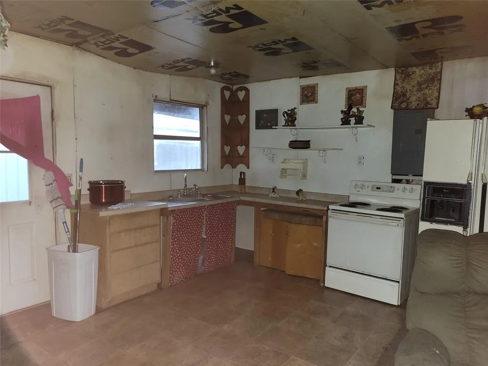 101 Jamaica Avenue Point Blank, TX 77364