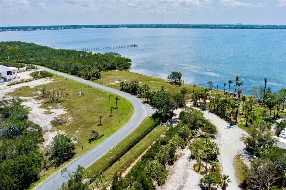 285 HORSESHOE LOOP ROAD Terra Ceia, FL 34250