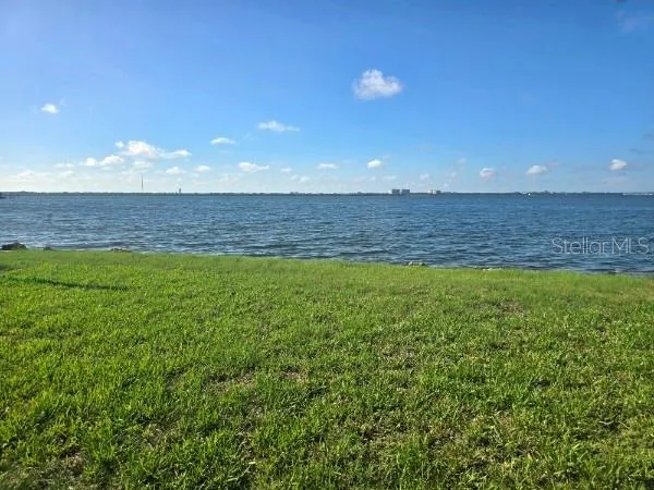 285 HORSESHOE LOOP ROAD Terra Ceia, FL 34250