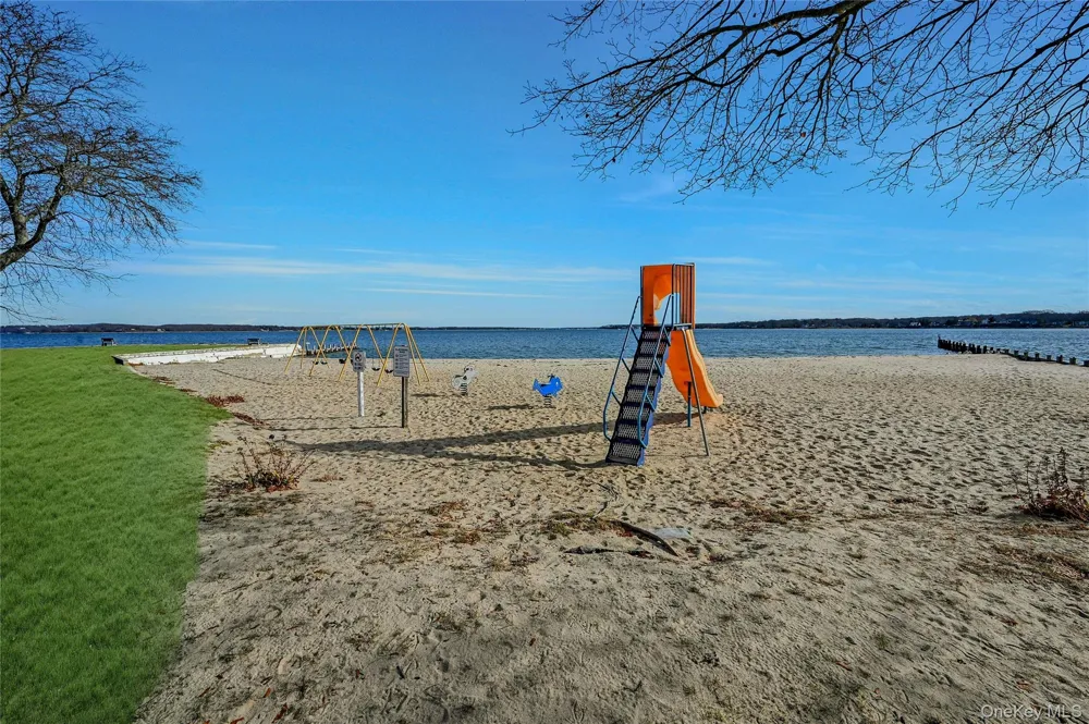425 Old Shipyard Lane Southold, NY 11971