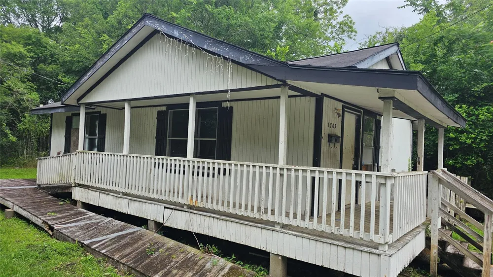 1702 Williams Street Lufkin, TX 75904