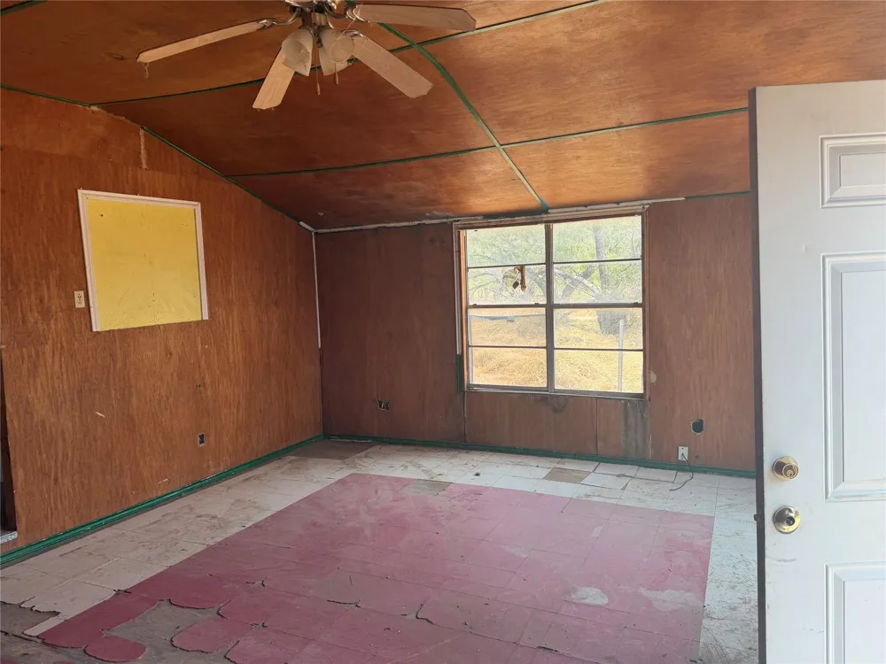 108 J AVENUE Christine, TX 78012