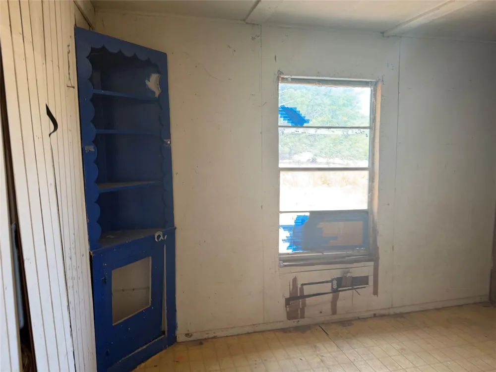 108 J AVENUE Christine, TX 78012