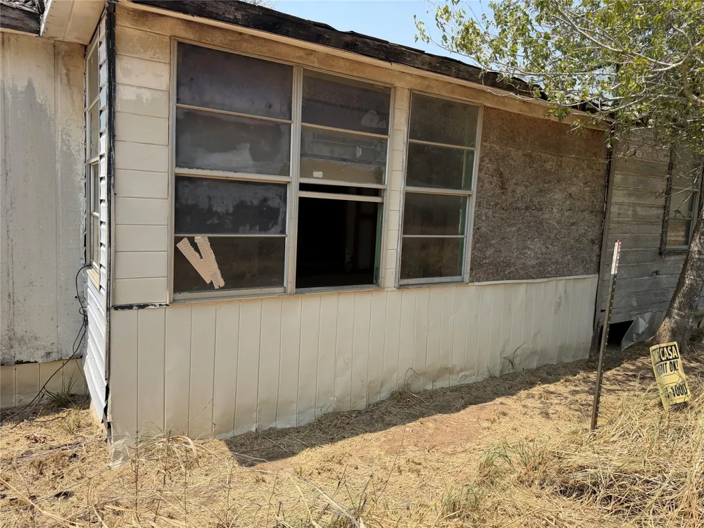 108 J AVENUE Christine, TX 78012