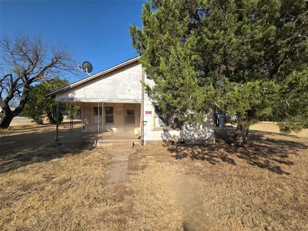 301 Bois D Arc Street Holliday, TX 76366