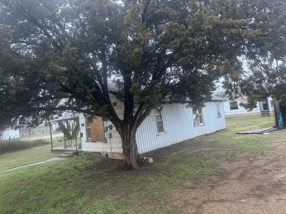 301 Bois D Arc Street Holliday, TX 76366