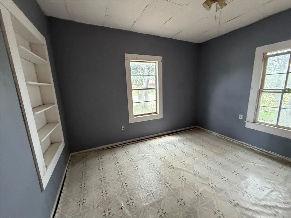 514 W Avenue D Poteet, TX 78065