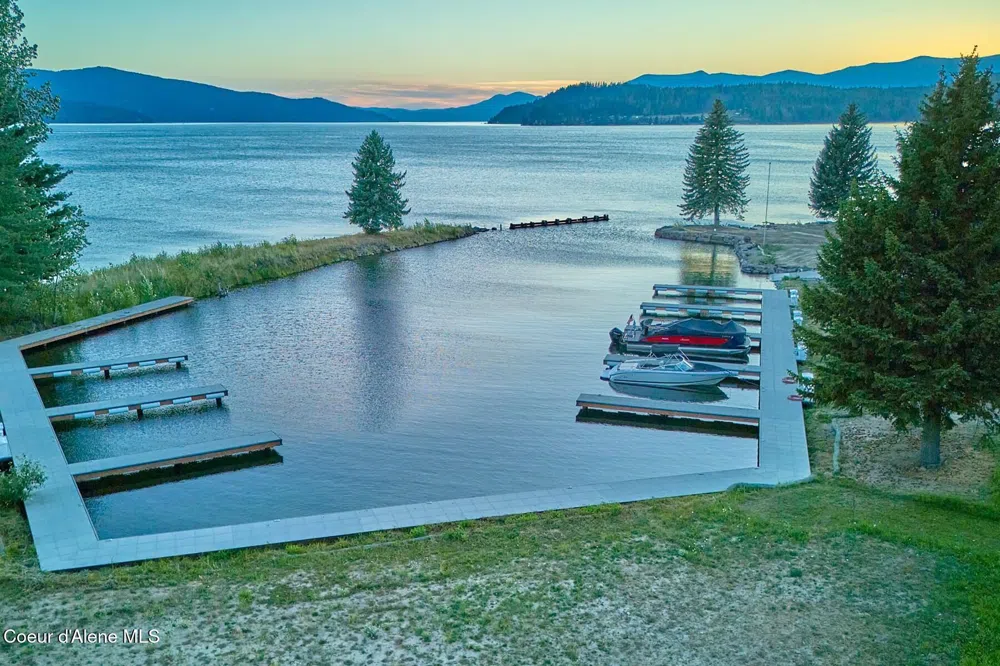 171 Idaho Country Road Hope, ID 83836