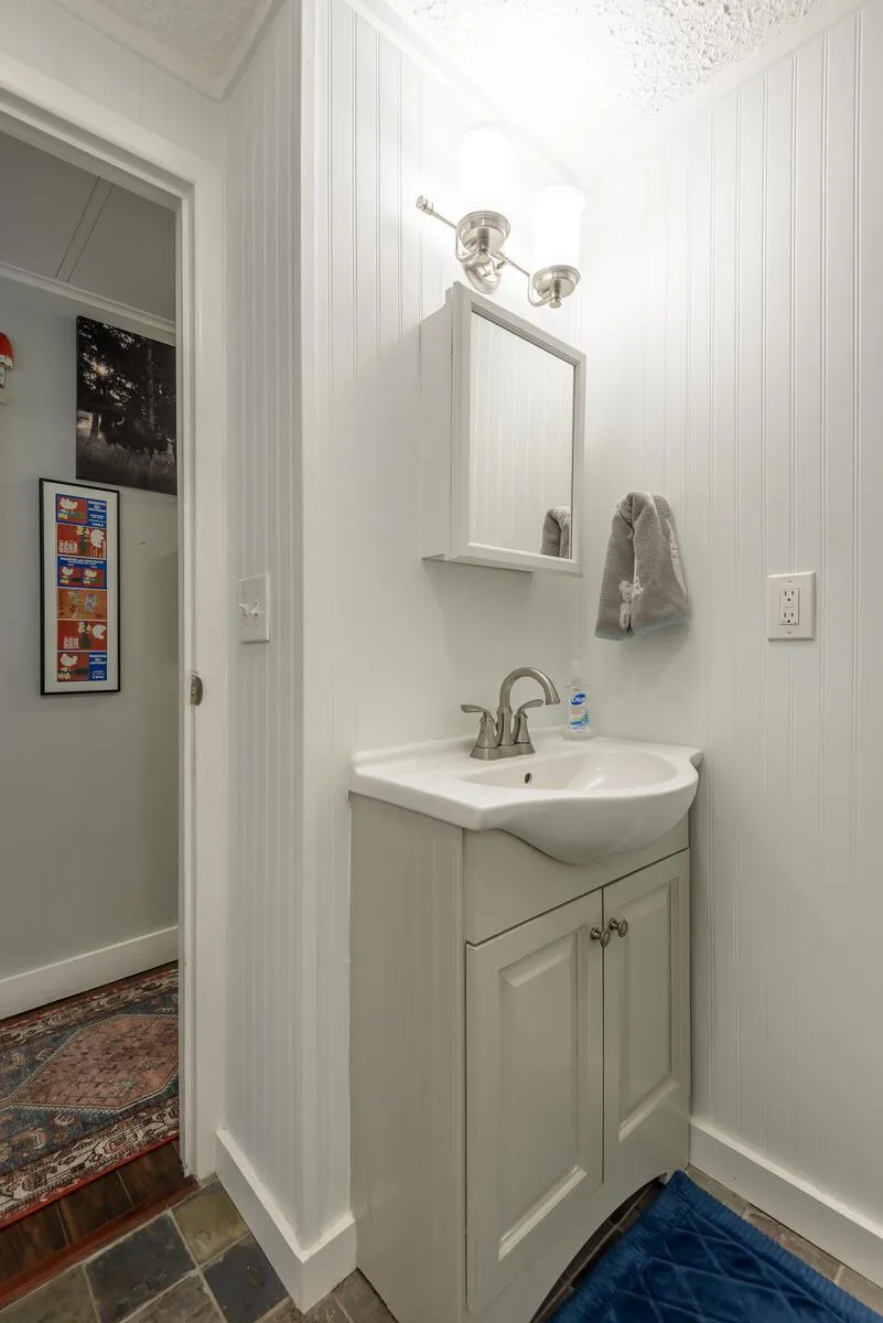 328 John Joy Road Woodstock, NY 12498