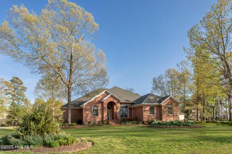 103 Cooper Circle