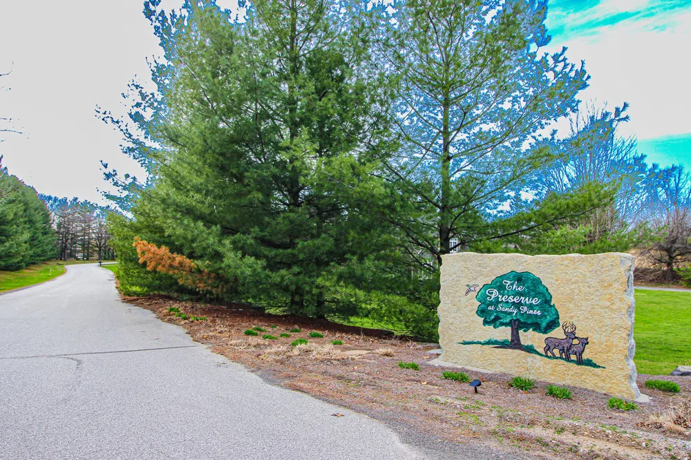 10264 Forest Hills Drive Demotte, IN 46310
