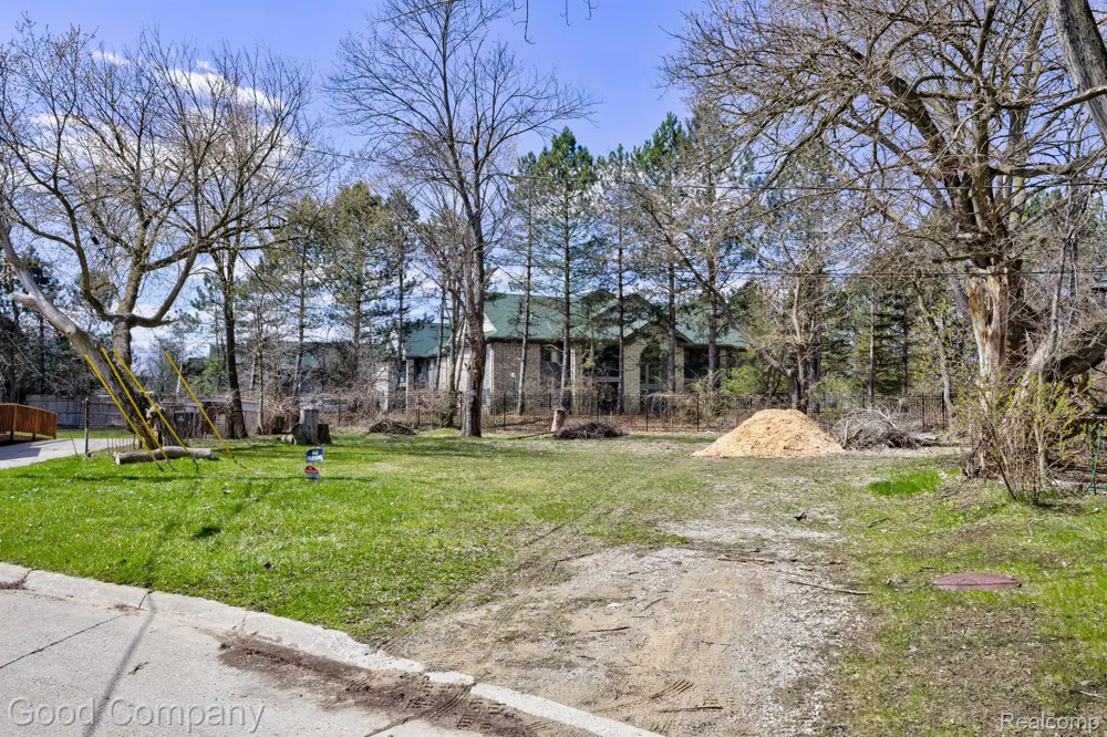 31844 BAY Westland City, MI 48186