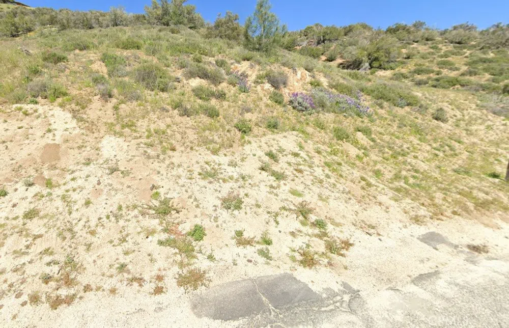 Vac/Flintstone Dr/Vic Montello Lake Elizabeth, CA 93532