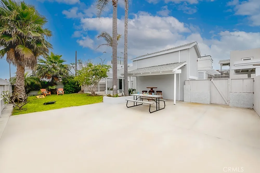 17016 7th Street Sunset Beach, CA 90742