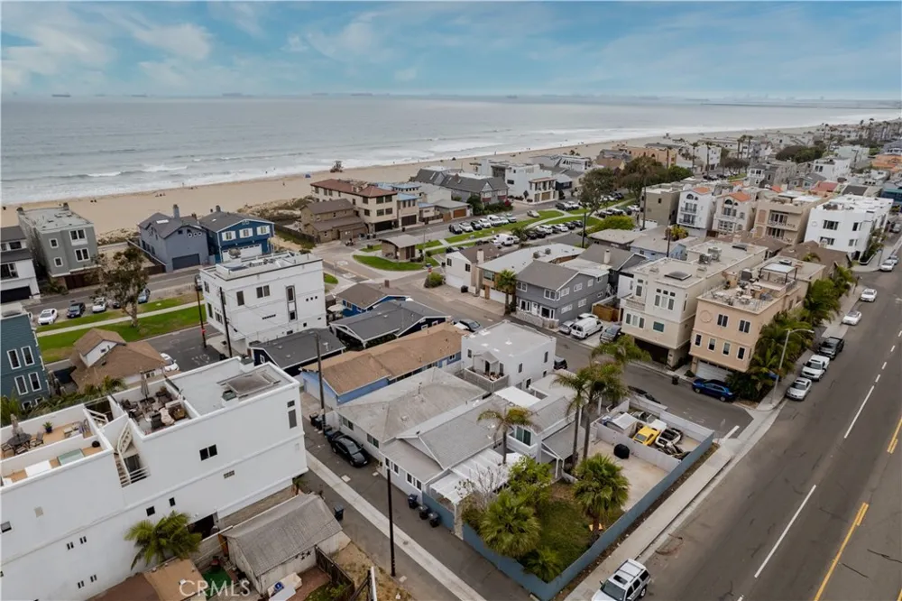 17016 7th Street Sunset Beach, CA 90742