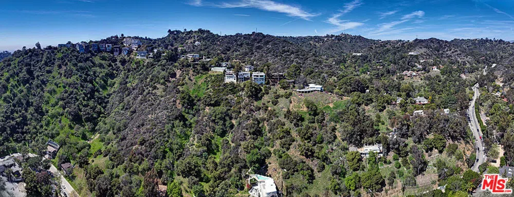 8205 Laurelmont Los Angeles, CA 90046