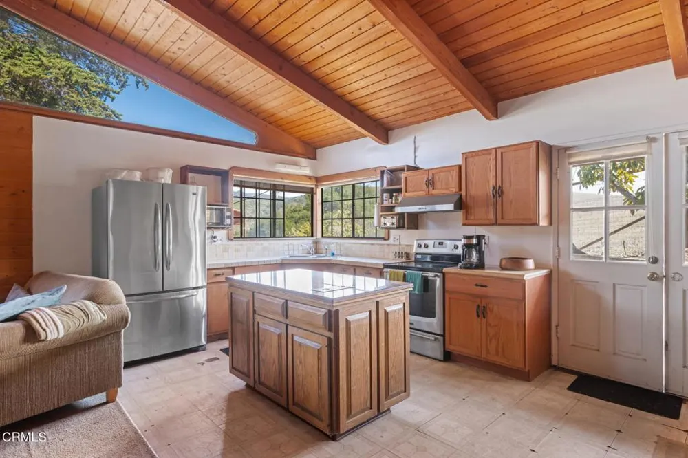 10800 Calle Real Goleta, CA 93117