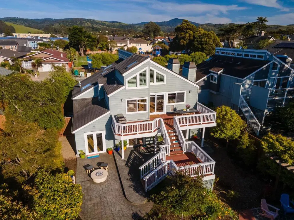 628 Alsace Loraine Avenue Half Moon Bay, CA 94019