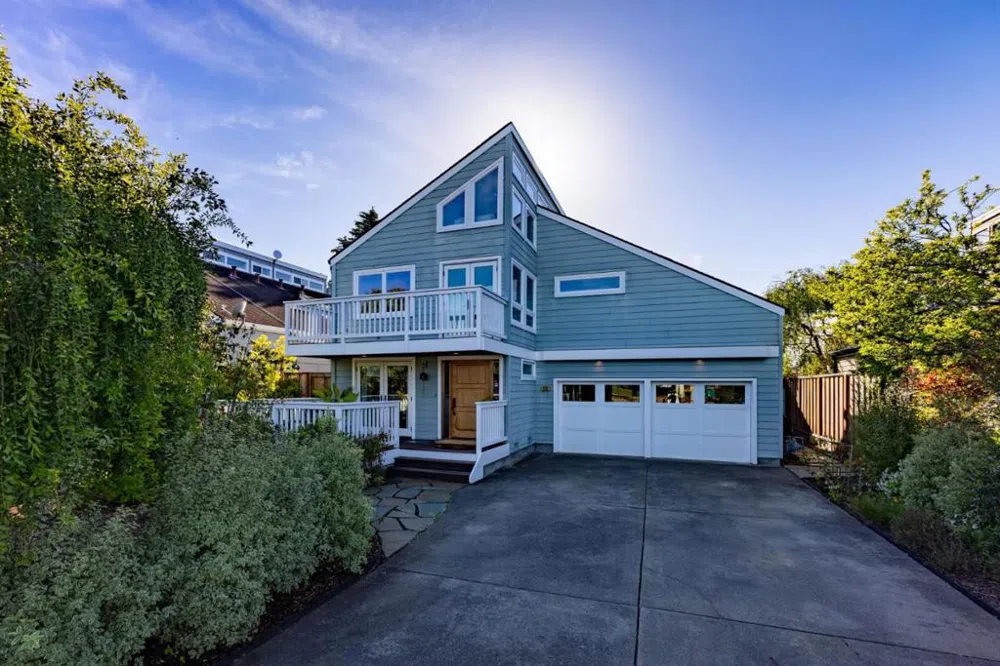 628 Alsace Loraine Avenue Half Moon Bay, CA 94019
