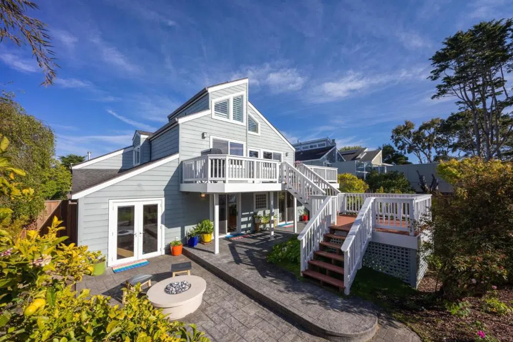 628 Alsace Loraine Avenue Half Moon Bay, CA 94019