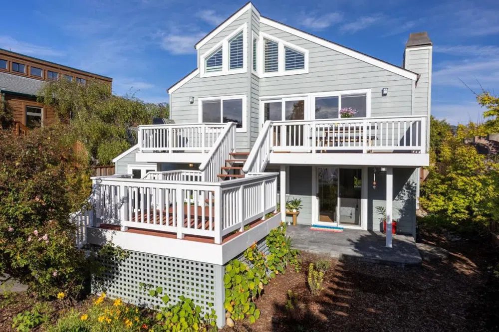 628 Alsace Loraine Avenue Half Moon Bay, CA 94019