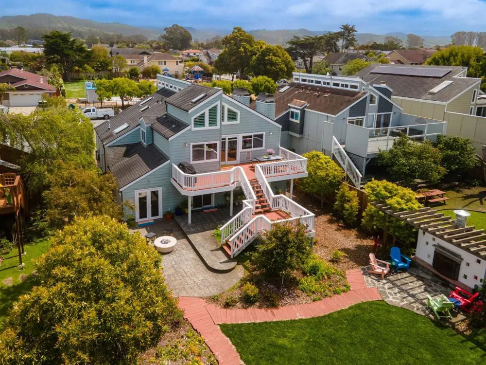 628 Alsace Loraine Avenue Half Moon Bay, CA 94019