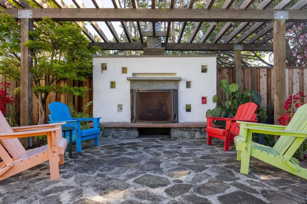 628 Alsace Loraine Avenue Half Moon Bay, CA 94019