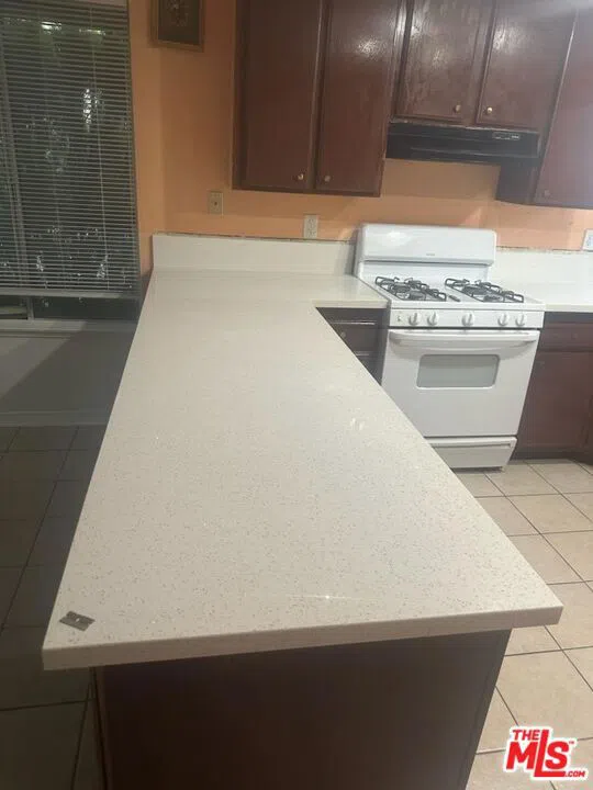 2114 El Domingo Circle #8 Lancaster, CA 93536