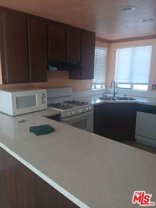 2114 El Domingo Circle #8 Lancaster, CA 93536